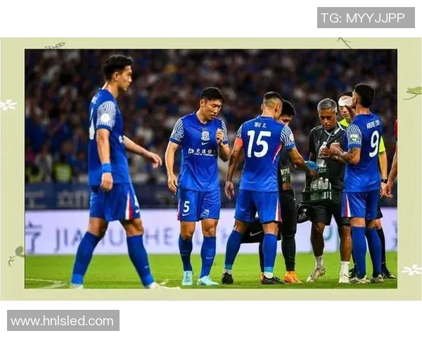 中超焦点战鲁能迎战申花双方争夺季后赛名额激烈对决即将上演