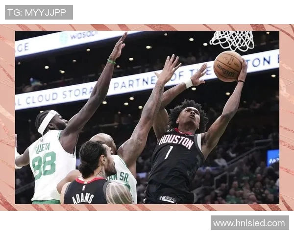 火箭队与湖人队激战G四争夺季后赛关键胜利的精彩对决